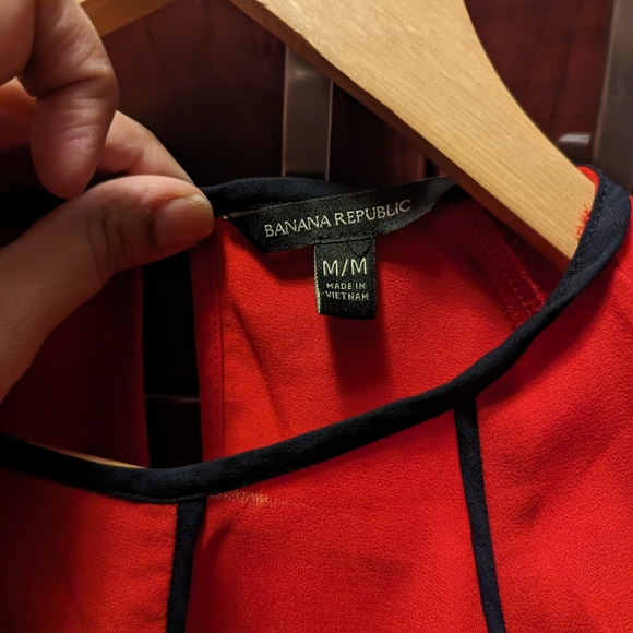 Banana republic silk blouse - Picture 2 of 2